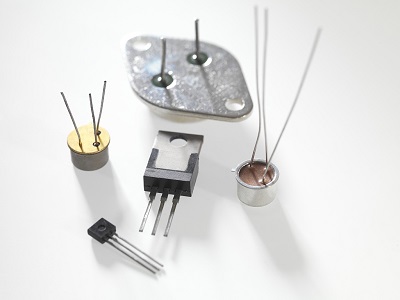 PCBA加工廠中表面組裝元器件有哪些特點？